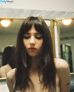 Clairo / Claire Cottrill nude photo #0170