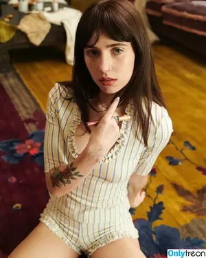 Clairo / Claire Cottrill nude photo #0171