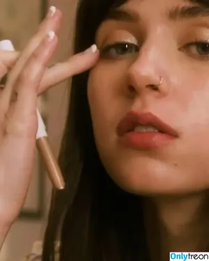 Clairo / Claire Cottrill nude photo #0174