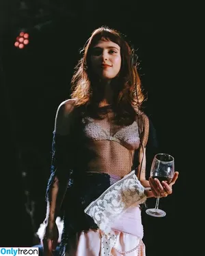Clairo / Claire Cottrill nude photo #0182