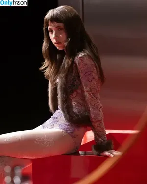 Clairo / Claire Cottrill nude photo #0280