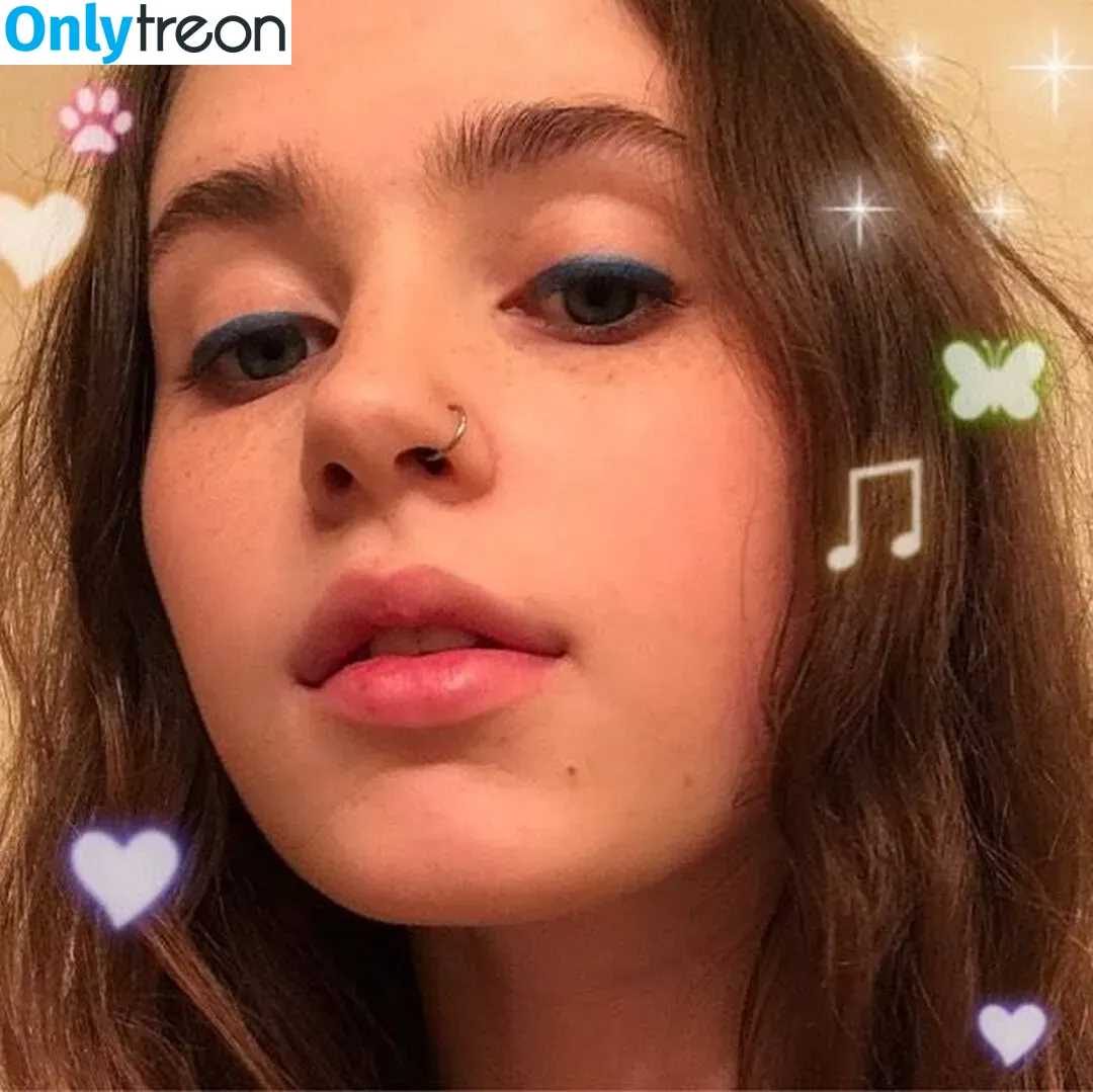 Clairo голая photo #0001 (Claire Cottrill)