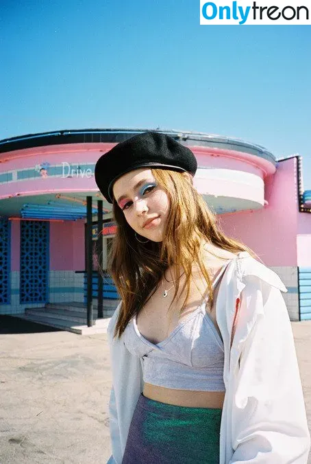 Clairo голая photo #0003 (Claire Cottrill)