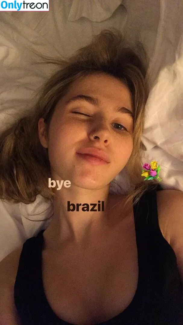 Clairo nude photo #0012 (Claire Cottrill)