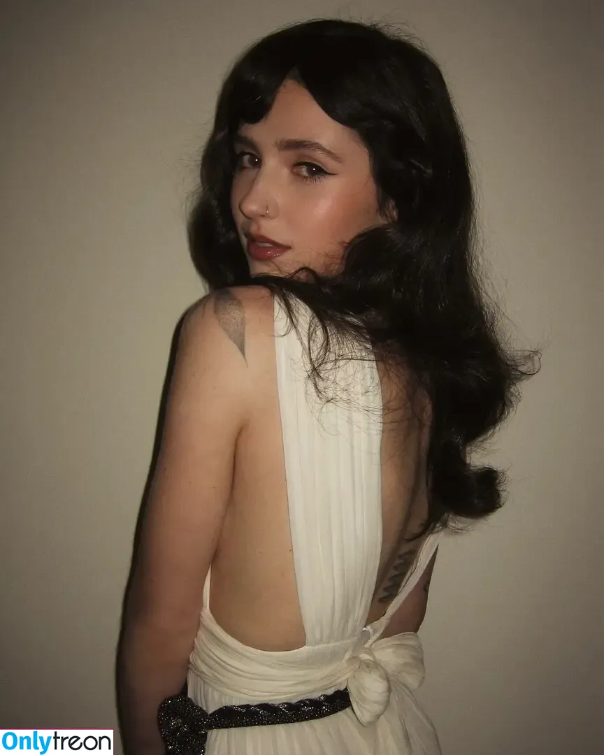 Clairo nude photo #0142 (Claire Cottrill)
