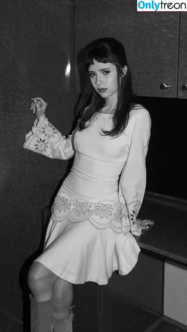 Clairo nude photo #0186 (Claire Cottrill)