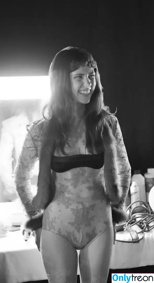 Clairo nude photo #0274 (Claire Cottrill)