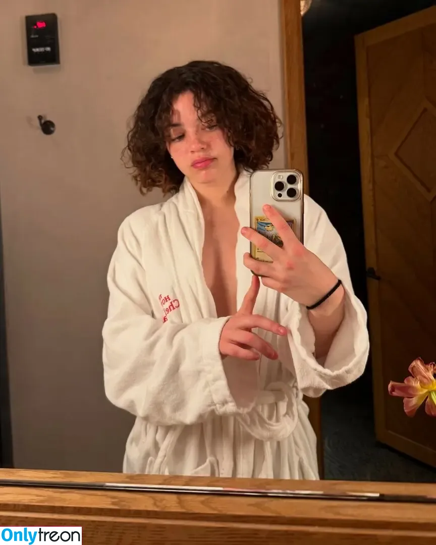 clara.west nude photo #0096 (clara_west)