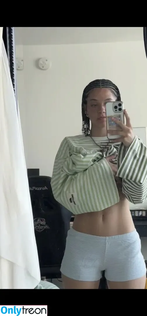 clara.west голая photo #0110 (clara_west)