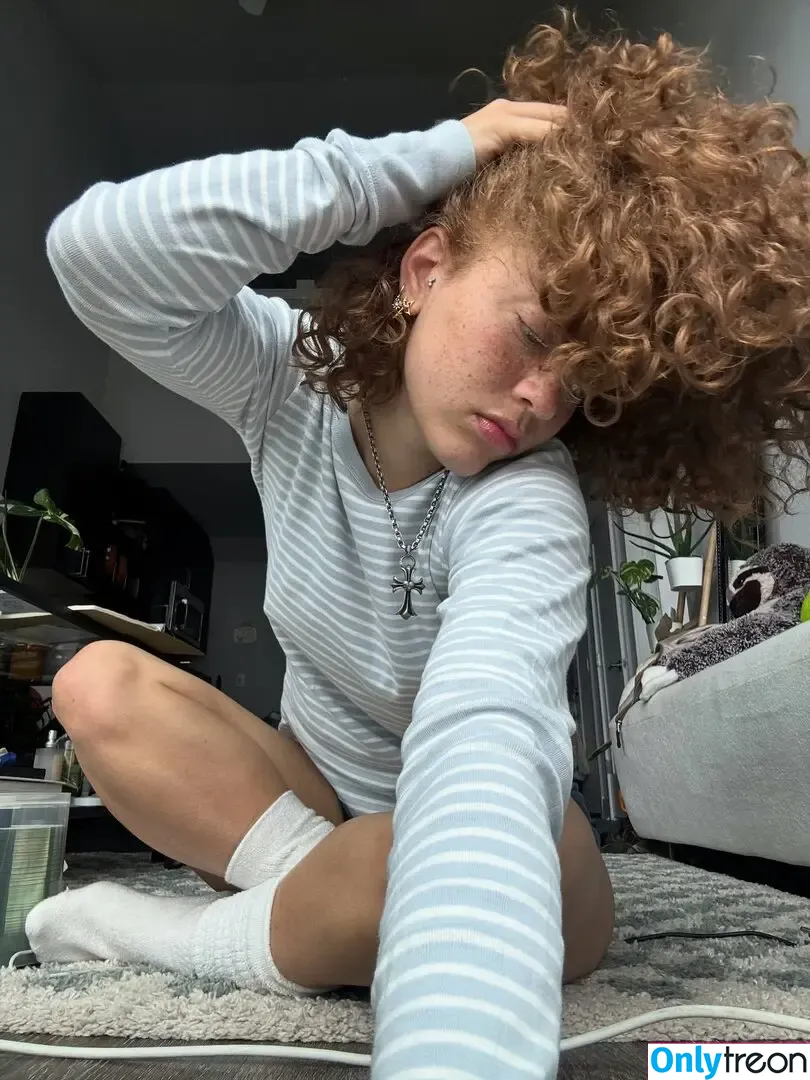 clara.west nude photo #0152 (clara_west)