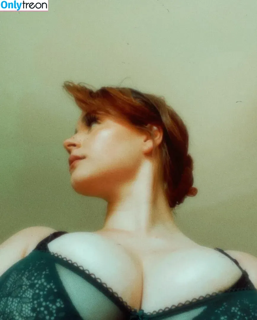 clara00ellis голая photo #0002 (onlycellis)