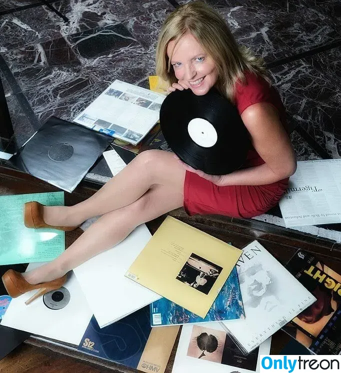 Clare Grogan голая photo #0013 (therealclaregrogan)