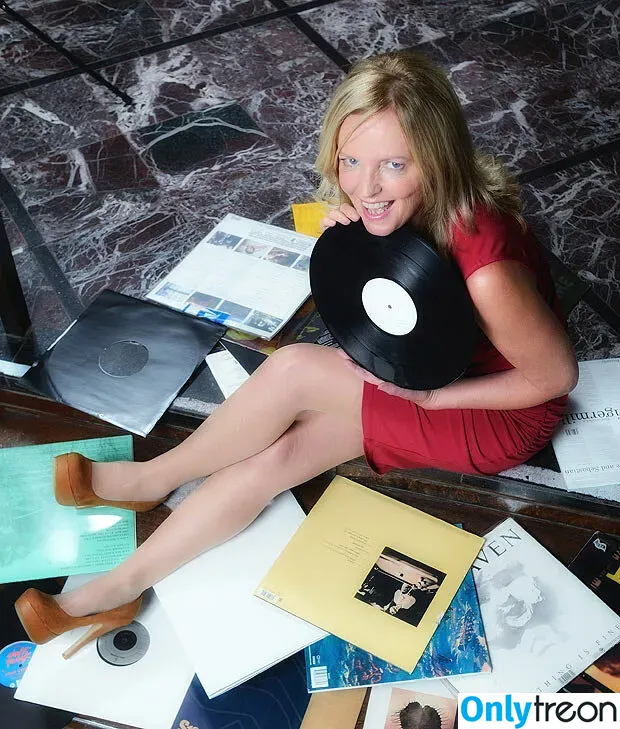 Clare Grogan голая photo #0061 (therealclaregrogan)