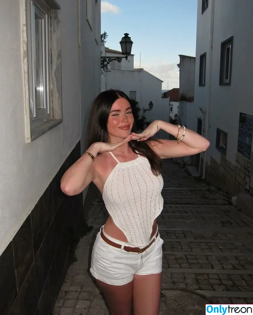 Clarissa Bea nude photo #0207 (clarissa25 / clarissabeaa)