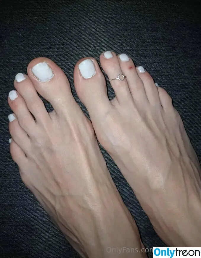 clarita.feet nude photo #0235 (visitsantaclarita)