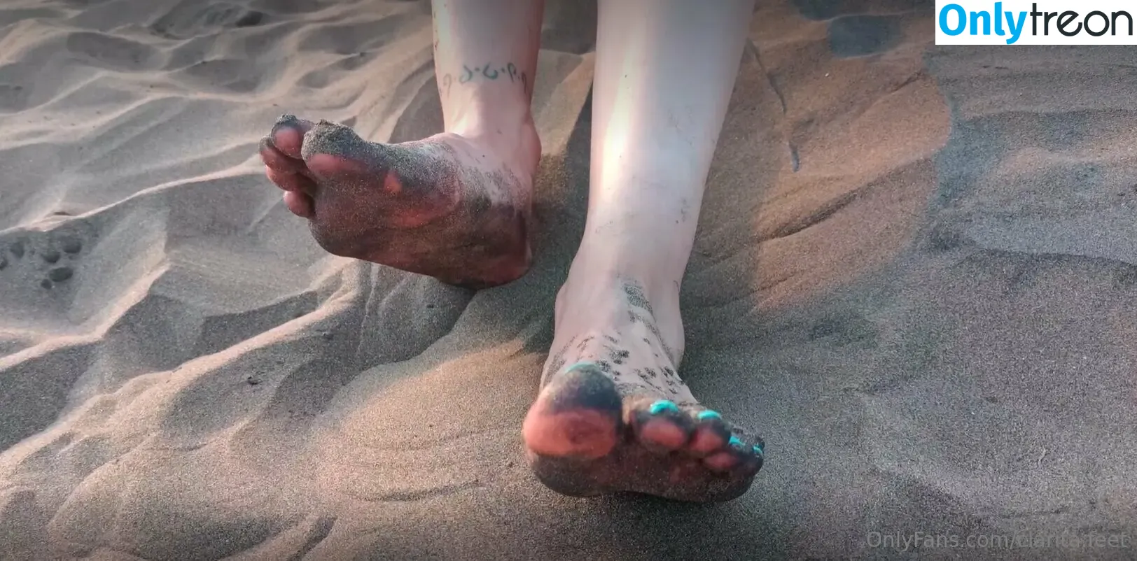 clarita.feet голая photo #0267 (visitsantaclarita)