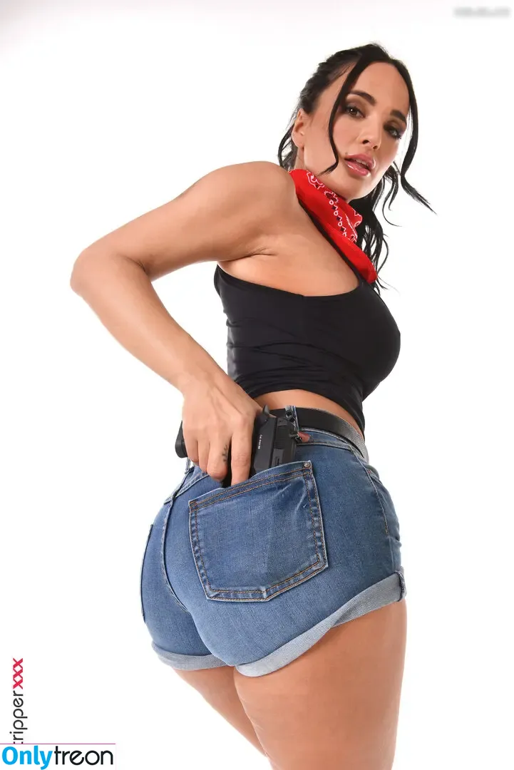 Claudia Bavel голая photo #0142 (claudiabavel / claudiabavelx)