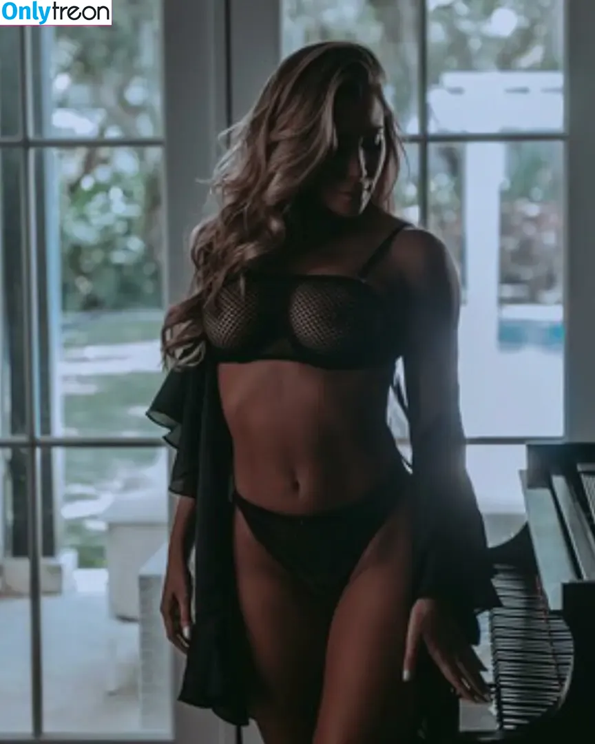 Claudia Sampedro голая photo #0664 (claudiasampedro)