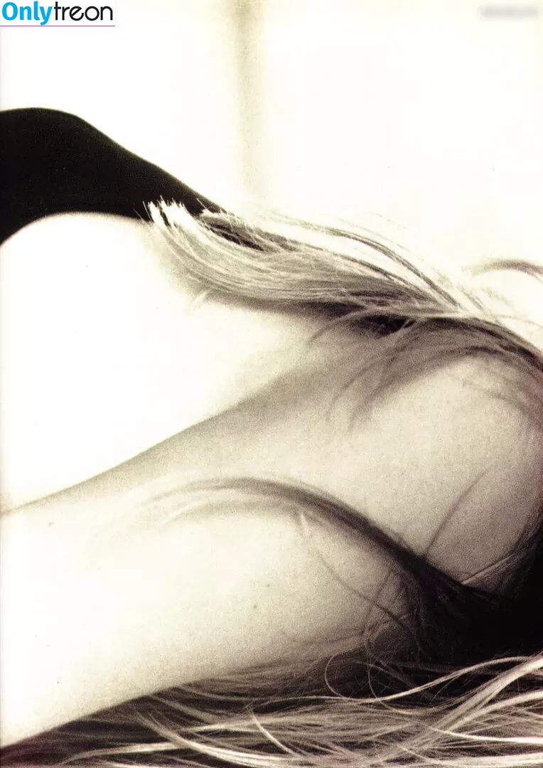 Claudia Schiffer голая photo #0145 (claudiaschiffer)
