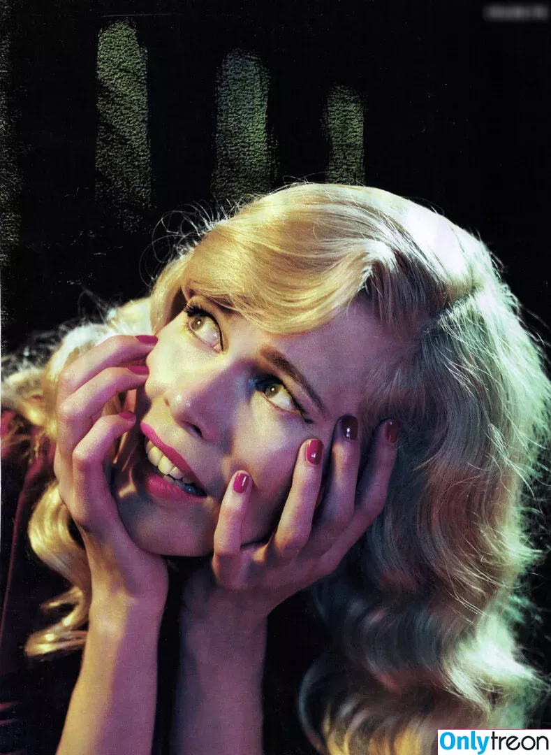 Claudia Schiffer голая photo #0177 (claudiaschiffer)