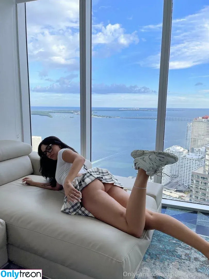 Claudia Tihan голая photo #0209 (claudiatihan)