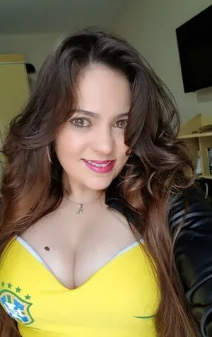 Claudia Trindade / claudiatrindadeoficial фото голая #0005