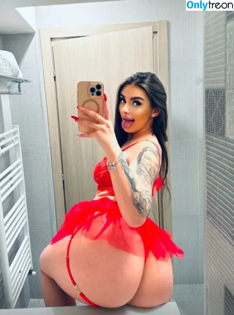 Claudiroxa nude photo #0097 (cristeatina23 / ninnisss_)