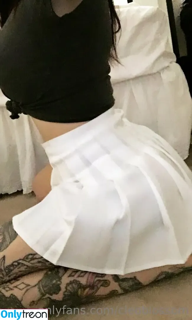 cleoblossom nude photo #0548 (cleoblossomTV / notcleoblossom)