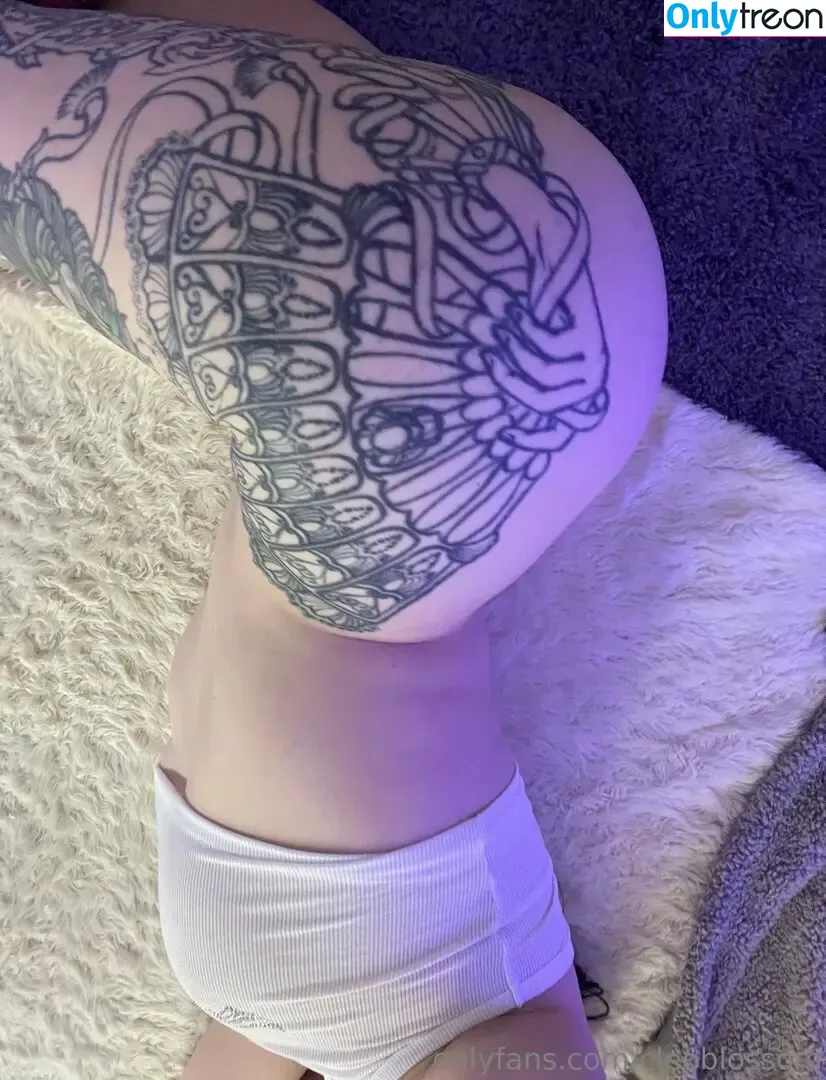 cleoblossom nude photo #0871 (cleoblossomTV / notcleoblossom)