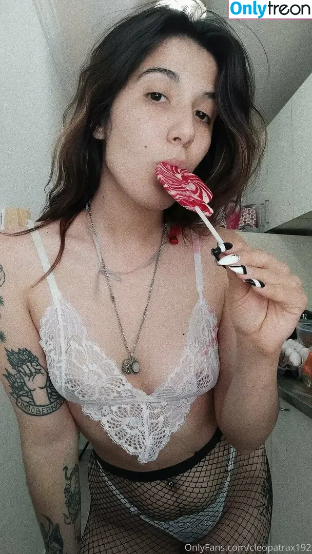 cleopatrax192 nude photo #0020 (iamcleotrapa)