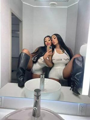 Clermont Twins / Theclermonttwins / clermonttwins фото голая #0085