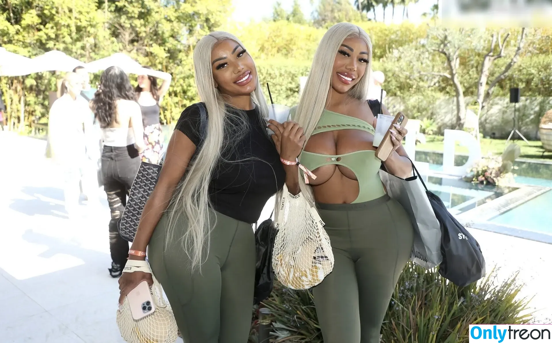 clermonttwins nude photo #0001 (clermonttwins)