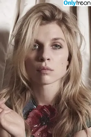 Clémence Poésy / c_poesy_ nude photo #0029