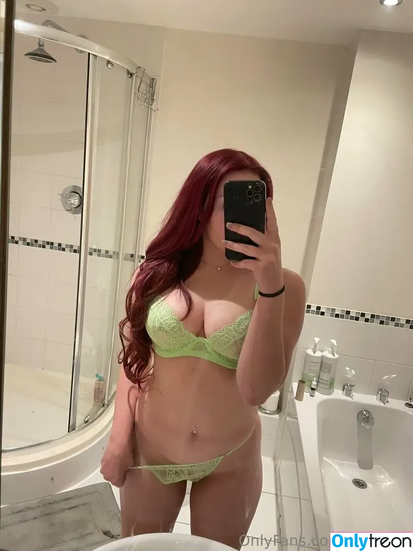 cloemay nude photo #0064 (cloemayyf)