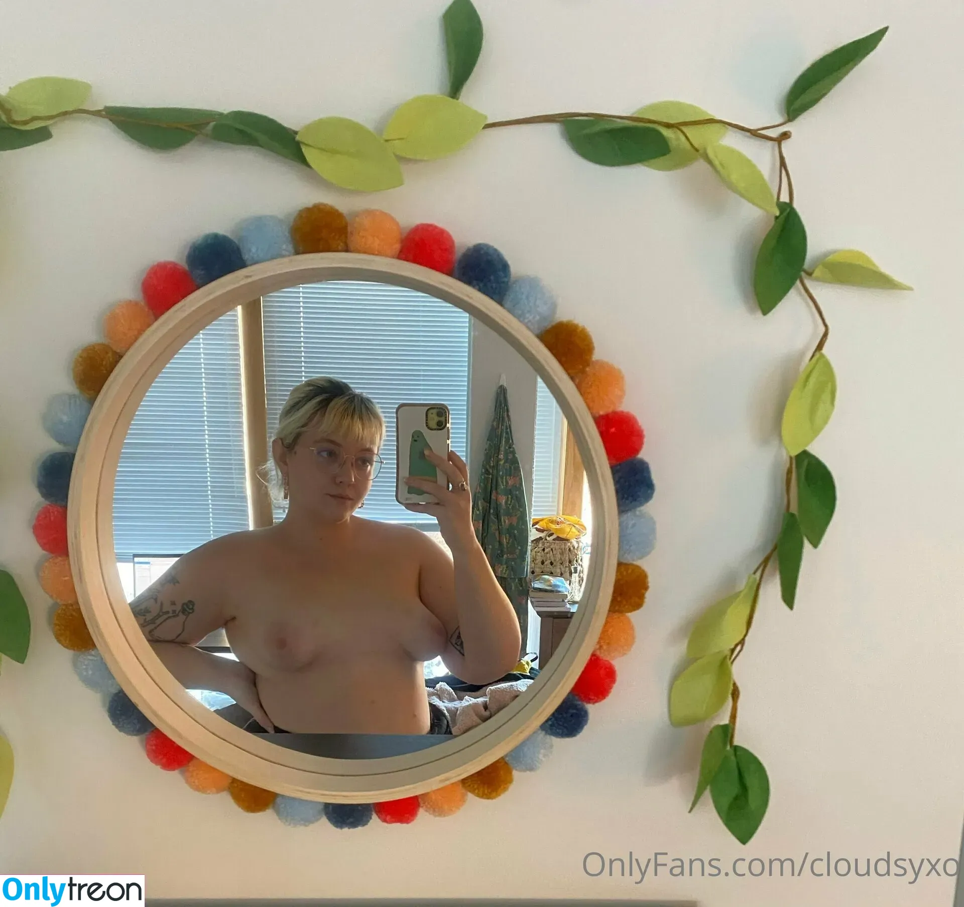 cloudsyxo nude photo #0002 (cloudsjoo)