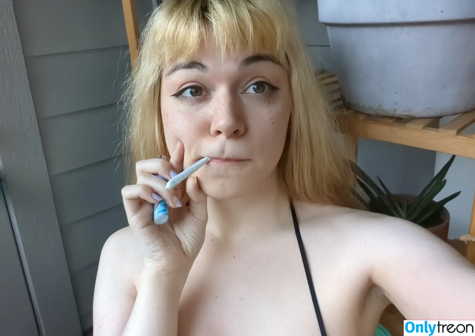 Cloudy nude photo #0126 (oncloud.e / oncloud_e)