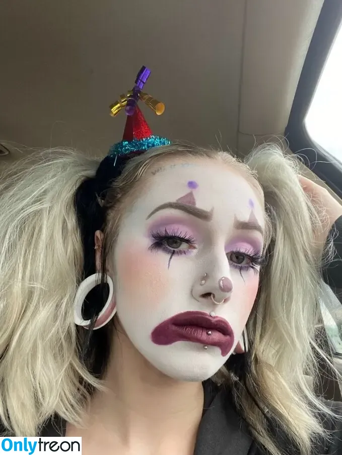 ClownFaceMacy nude photo #0012 (Macy White / XxClownFacexx MacyIsLame / xxclownfacexx)