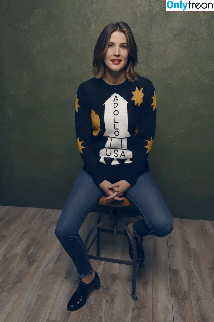 Cobie Smulders голая photo #0012 (CobieSmulders)