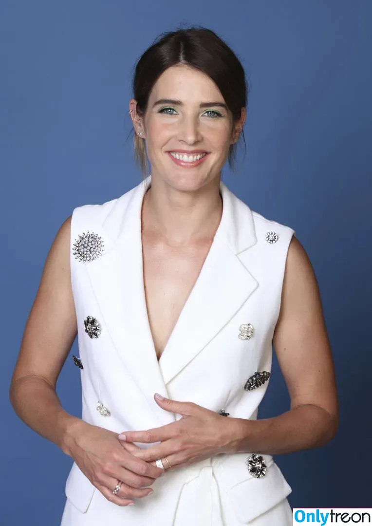 Cobie Smulders голая photo #0083 (CobieSmulders)