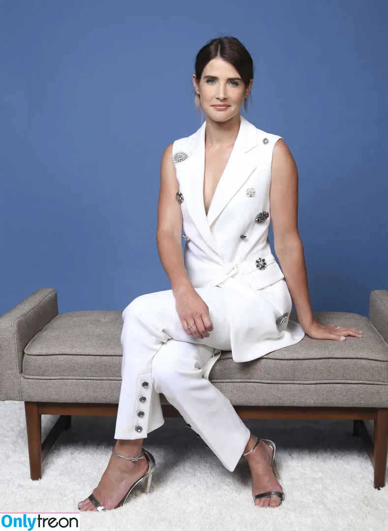 Cobie Smulders голая photo #0089 (CobieSmulders)