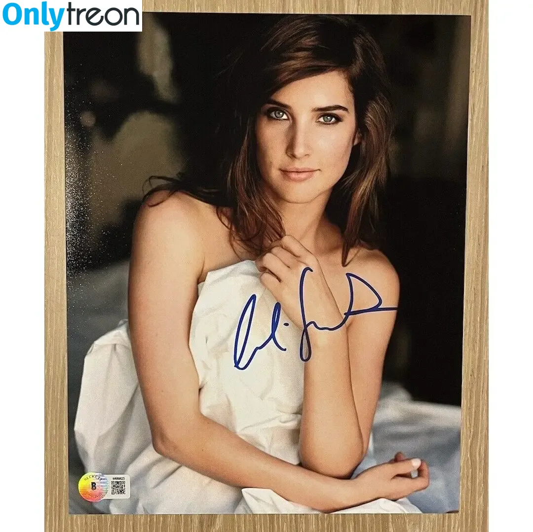 Cobie Smulders голая photo #0275 (CobieSmulders)