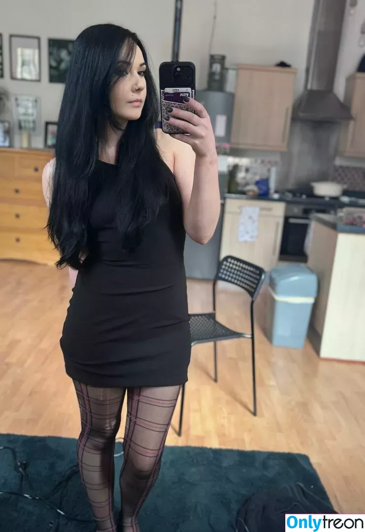 Cockneygoth nude photo #0075 (Cockneygoth)