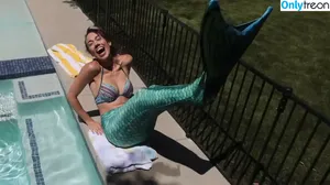 Colleen Ballinger / Miranda Sings / colleen nude photo #0098