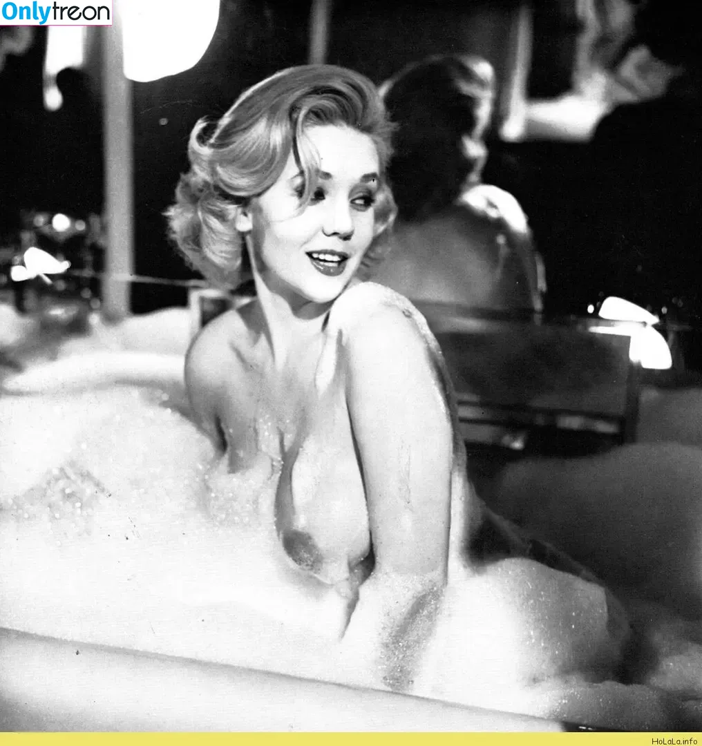 Colleen Farrington nude photo #0033 (colleen_farrington / motherDiane Lane)