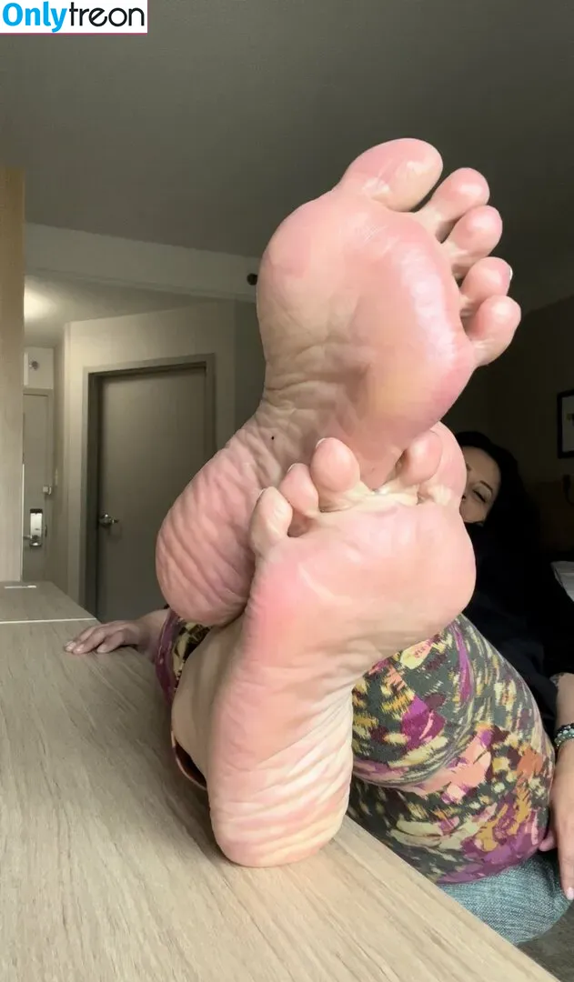 Comefollowsarah Sarah nude photo #0018 (comefollowsarah / sarah_soles)