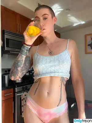 Comicbookgirl19 / DanikaXIX / pirateflagnislandgirl nude photo #1096