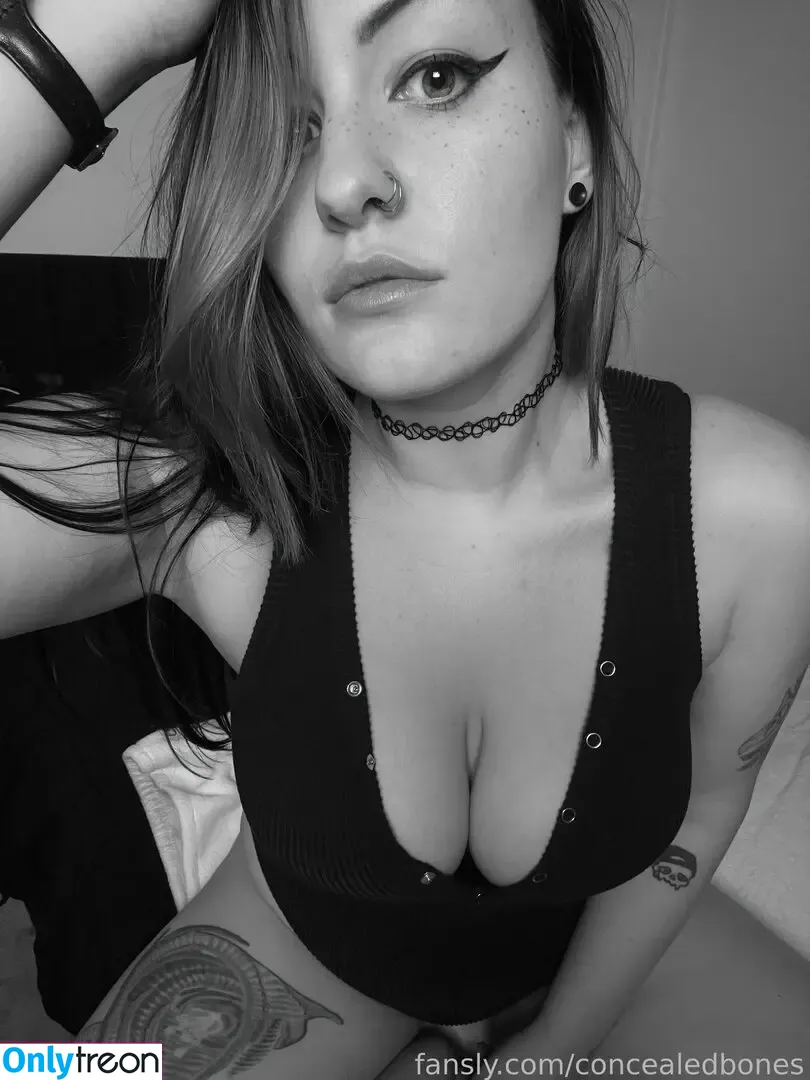ConcealedBones голая photo #0464 (ConcealedBones)