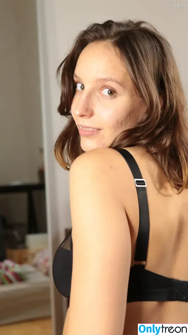 Confu nude photo #0146 (confunextdoor)