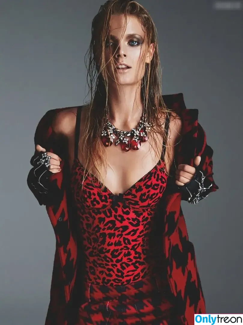 Constance Jablonski nude photo #0058 (constancejablonski)