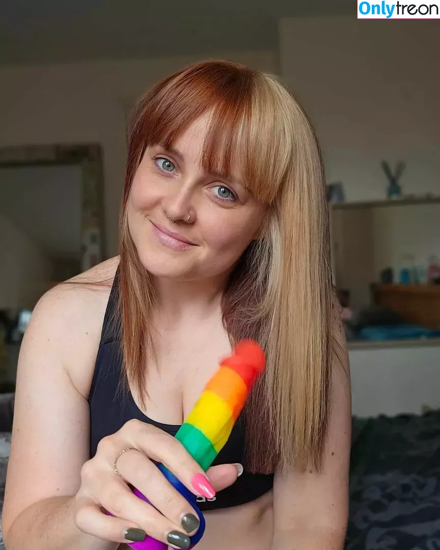 constanceflame nude photo #0008 (girlnxtdoorconnie)